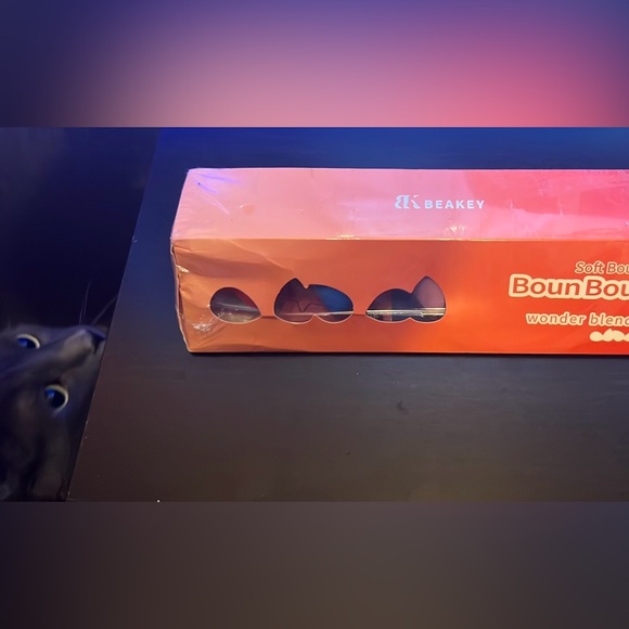 Beakey Beauty Blender Sponge Apply Makeup Application - Picture 1 of 3